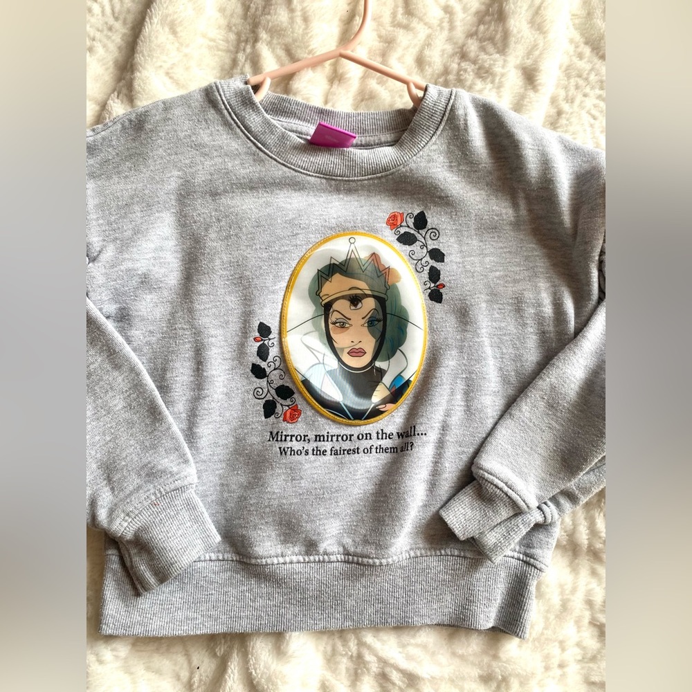 DISNEY GIRL PRINCESS SNOW WHITE EVIL QUEEN HOLOGRAPHIC SWEATSHIRT